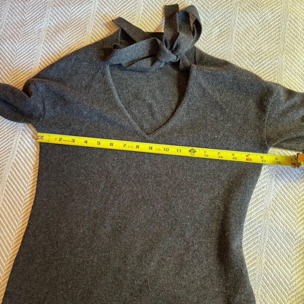 Women's Vince Cashmere V Neck Sweater, Tie Neck, Charcoal, Size‎ XS